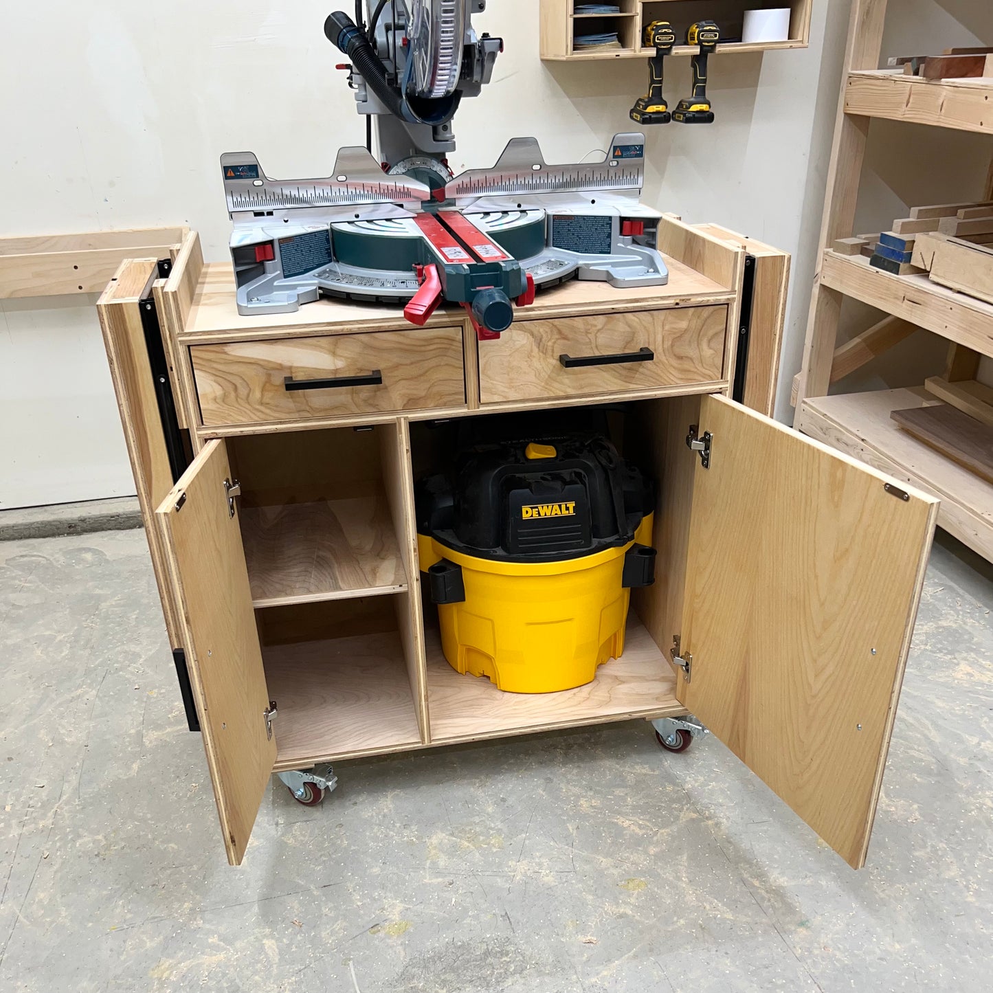 King Size Miter Saw Station Plans - Written AND Video