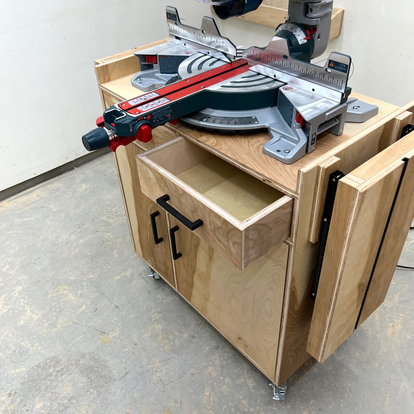 King Size Miter Saw Station Plans - Written AND Video